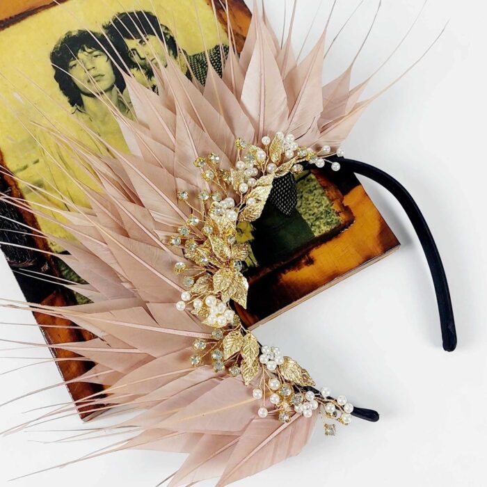 feather-fascinator-divalicious-lakita-bijoux-dusky-latte-pink