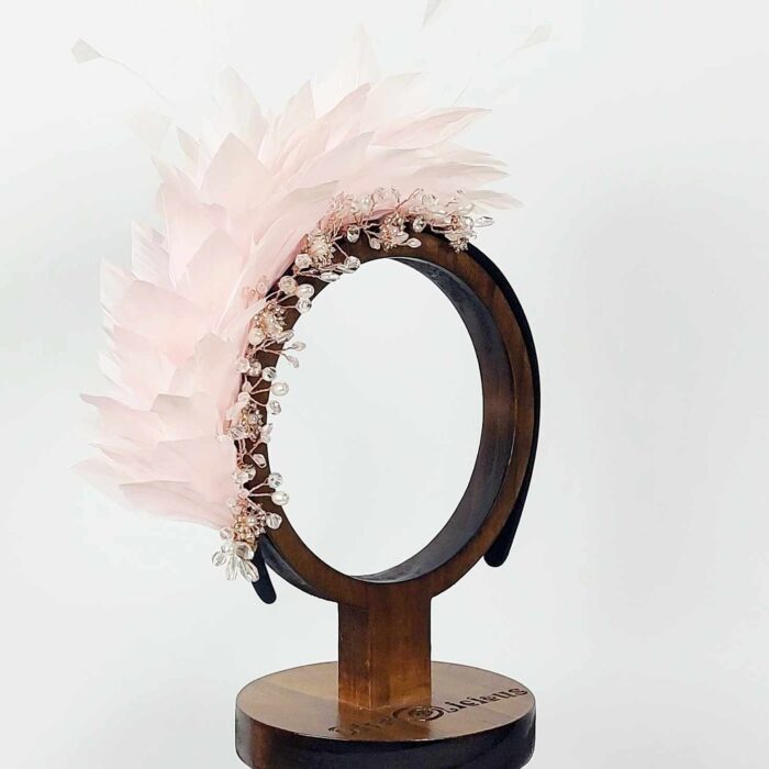 feather-fascinator-divalicious-anita-bijoux-blush-pink