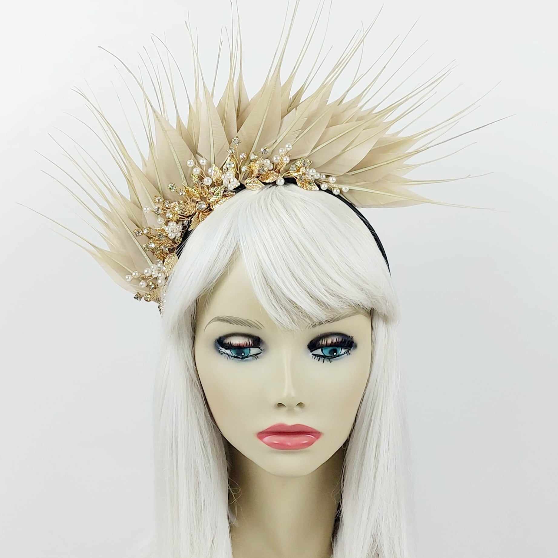 feather-fascinator-divalicious-lakita-bijoux-beige